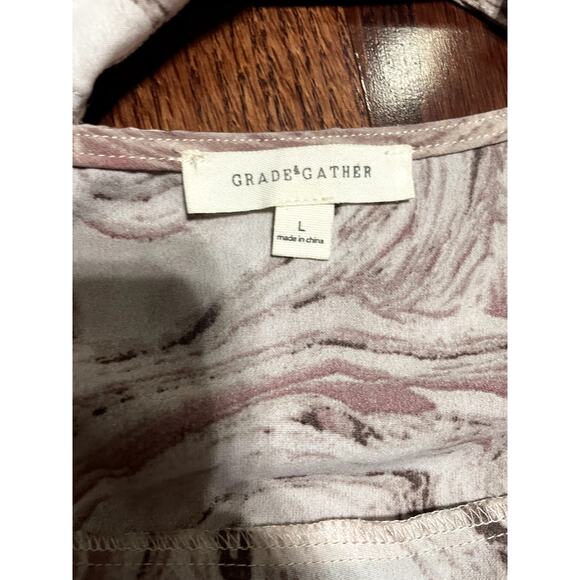 Grade & Gather V-Neck Tie Allover Print Top - Rose Color Size L - Picture 3 of 7